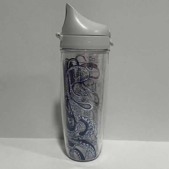 Tervis 24 oz Blue Octopus Tumbler - Picture 2 of 5